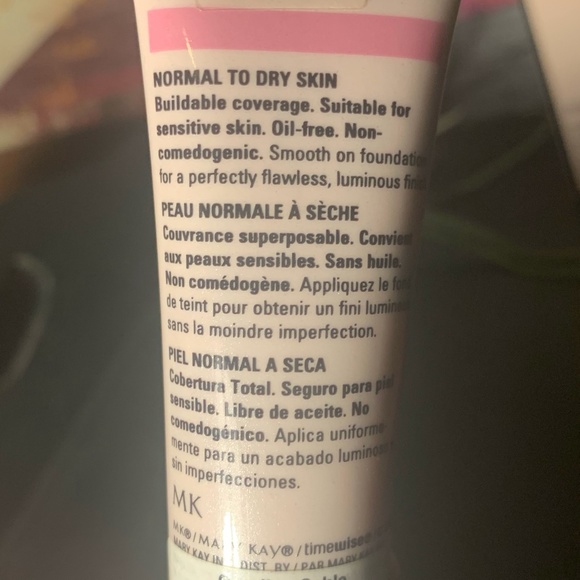 Bronze 8 AntiAging Matte/Luminous liquid foundatio - Picture 2 of 11